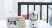 嬰兒光學嬰兒監視器的範圍是多少？  （已選中）